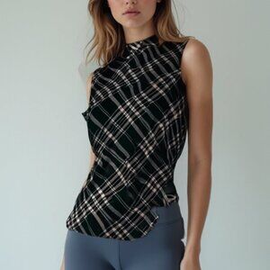 Ricki’s Sleeveless Plaid Blouse NWT Large Black White Checkered Mock Neck❤️